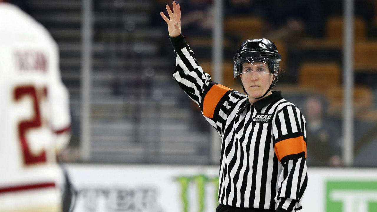 Femalehockeyref
