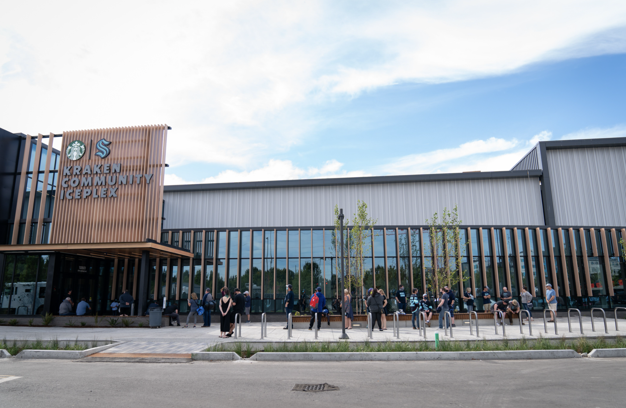 Image of people lining up outside of Iceplex