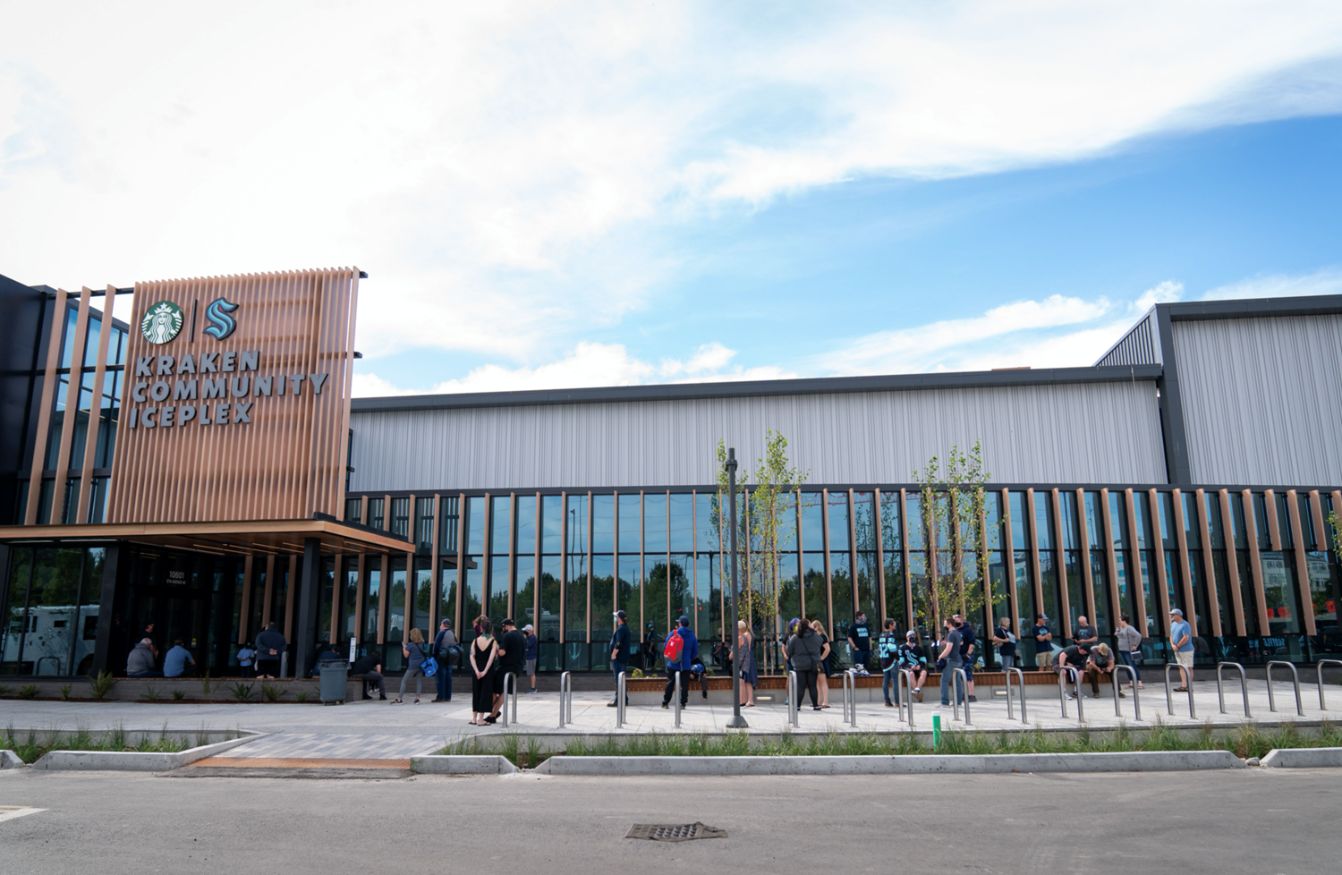 Image of people lining up outside of Iceplex