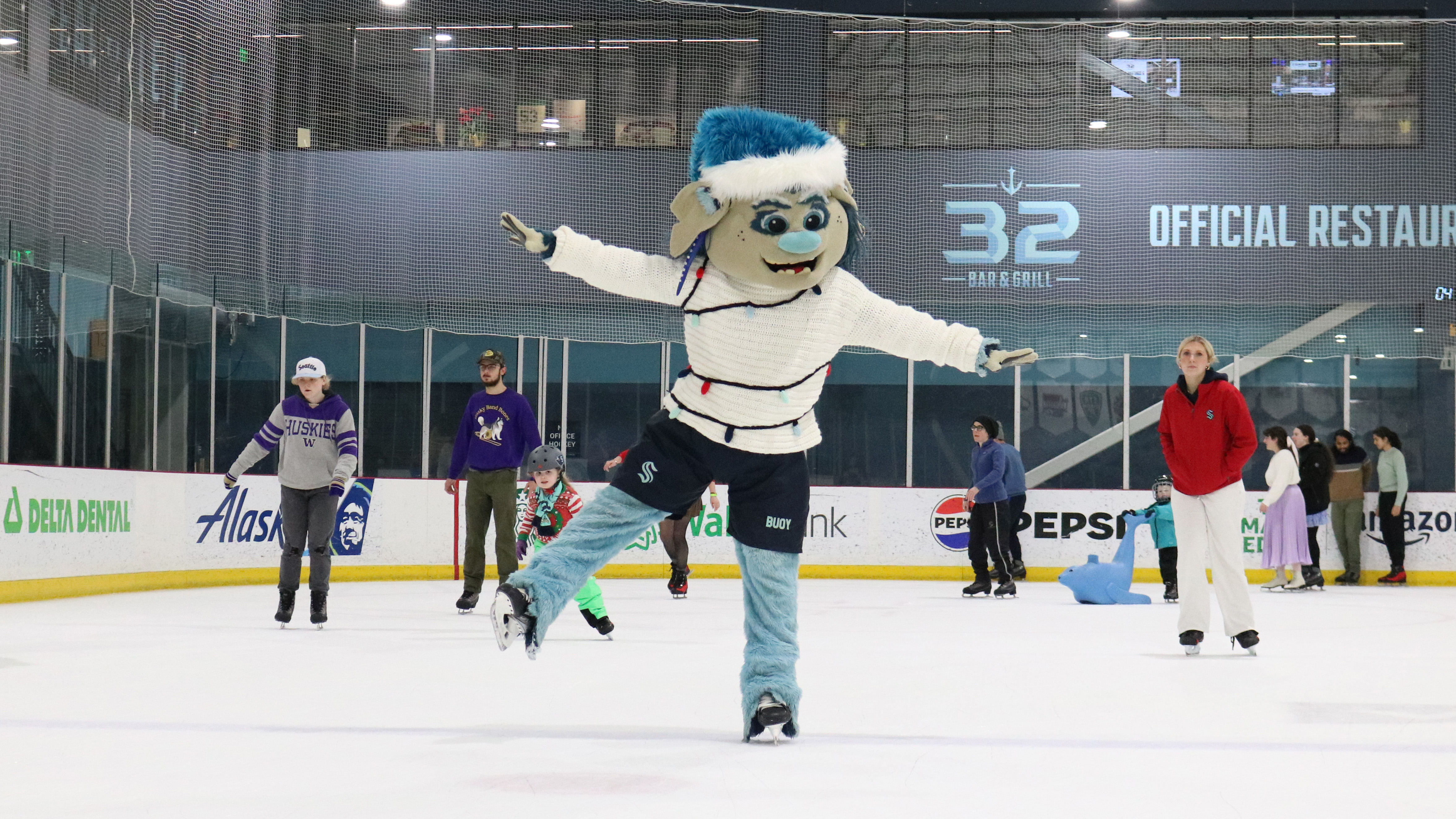 Buoyuglysweaterskate 16X9 (1)